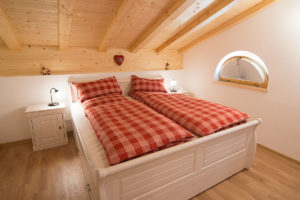 Ferienwohnung Reit im Winkl, Schlafzimmer mit Doppelbett
